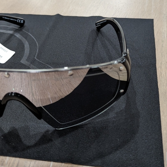 $485 Mens Authentic MONCLER Sporty 76mm Sunglasses Black/Smoke - Picture 2 of 7